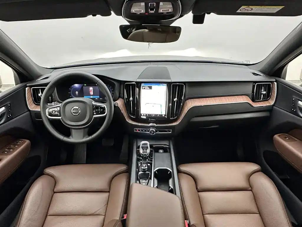 Volvo Volvo XC60 2025 B5 AWD Momentum Luxury Edition 2025 - thumbnail 16