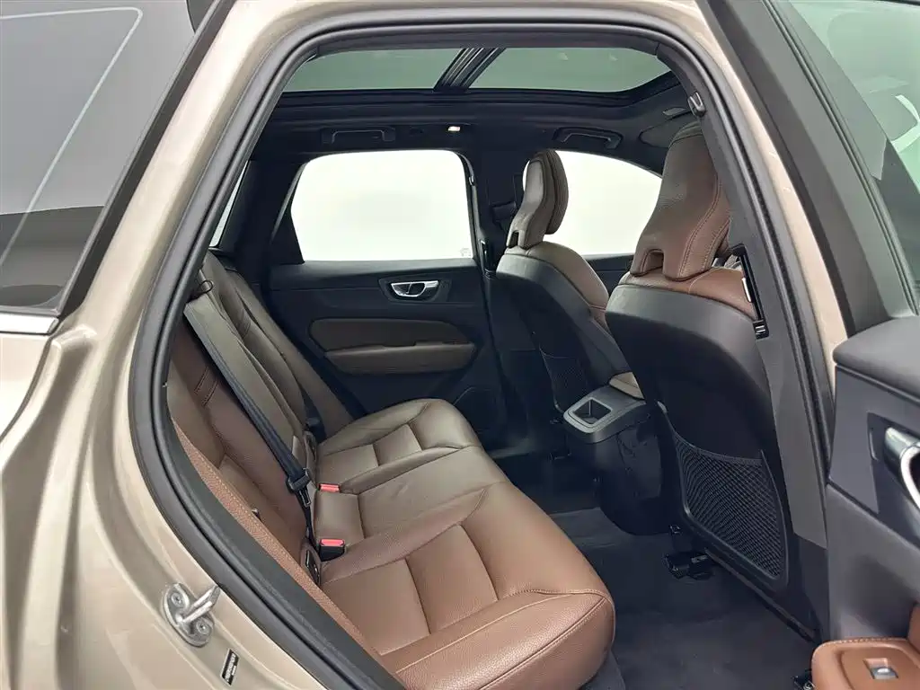 Volvo Volvo XC60 2025 B5 AWD Momentum Luxury Edition 2025 - thumbnail 21