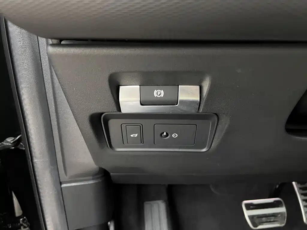 Land Rover Discovery Sport 2022 MY2 249PS R-Dynamic SE Performance Tech 5-Seat 2023 - thumbnail 24