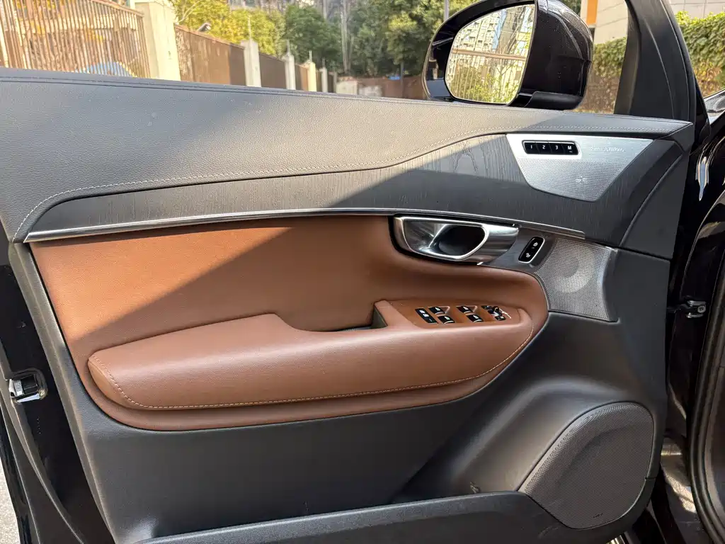 Volvo Volvo XC90 Plug-in Hybrid 2024 T8 Excellence 7-seater 2025 - thumbnail 6