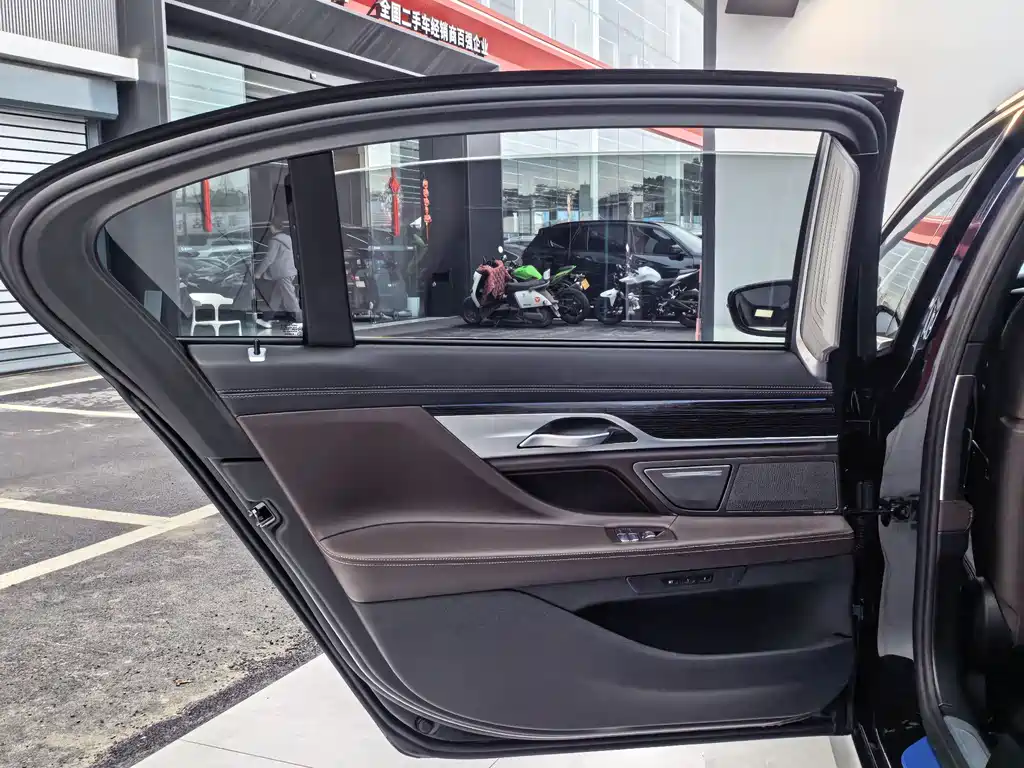 BMW BMW 7 Series 2021 730Li M Sport Package 2022 - thumbnail 14