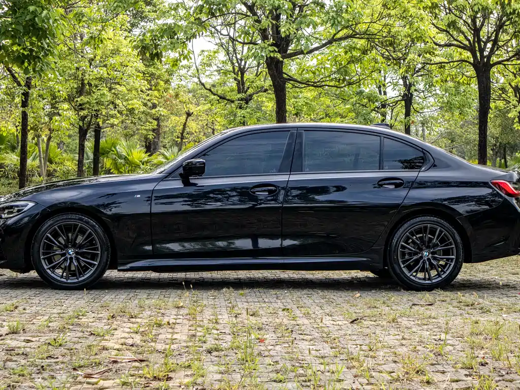 BMW BMW 3 Series 2020 Model Year Facelift 325Li M Sport Shadow Night Package 2020 - thumbnail 4