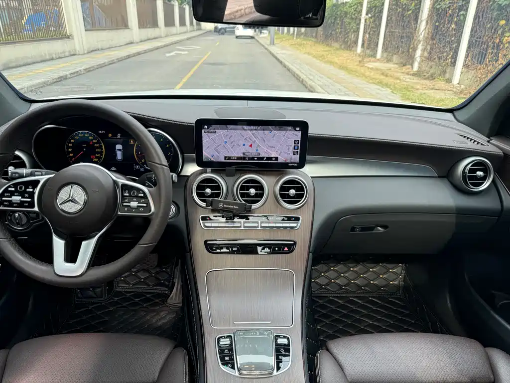 Mercedes-Benz Mercedes-Benz GLC 2021 GLC 300 L 4MATIC Sport Edition 2021 - thumbnail 19