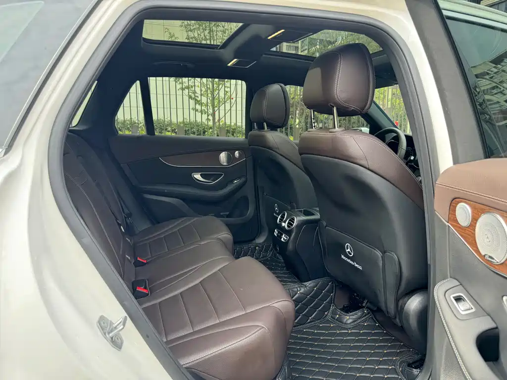 Mercedes-Benz Mercedes-Benz GLC 2021 GLC 300 L 4MATIC Sport Edition 2021 - thumbnail 24