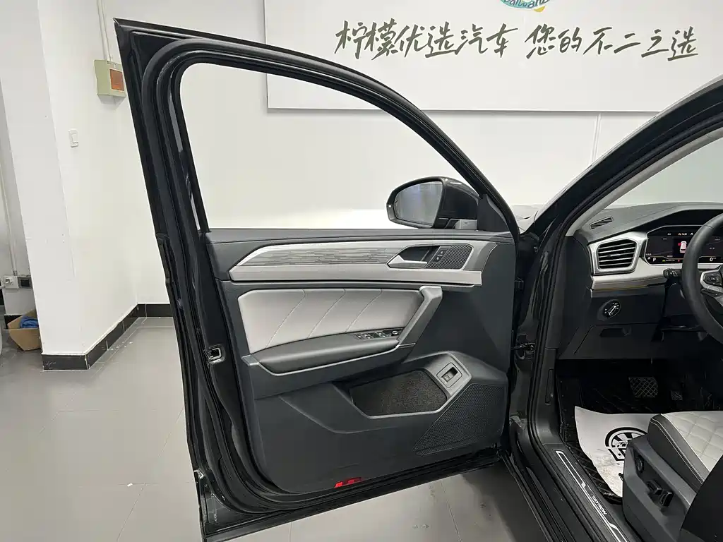 Volkswagen Tayron 2023 380TSI 4Motion R-Line High Performance Edition 2022 - thumbnail 16
