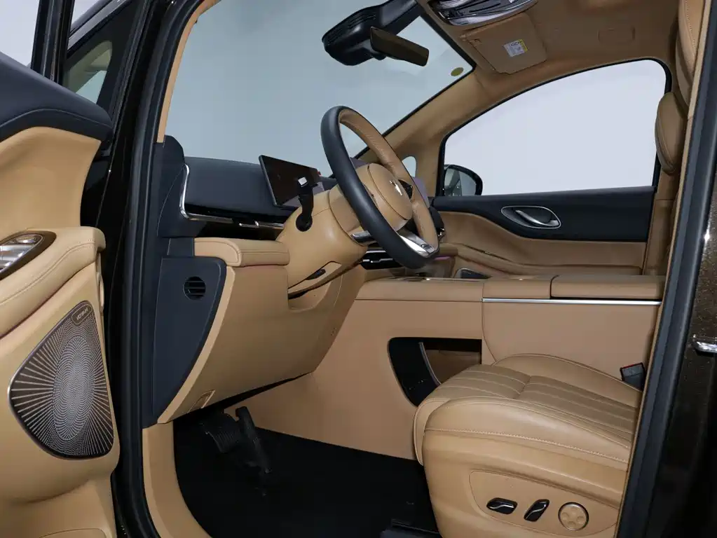 Lantu Automobile Lantu Dreamer 2025 PHEV AWD Flagship Kunpeng Edition 2024 - thumbnail 4