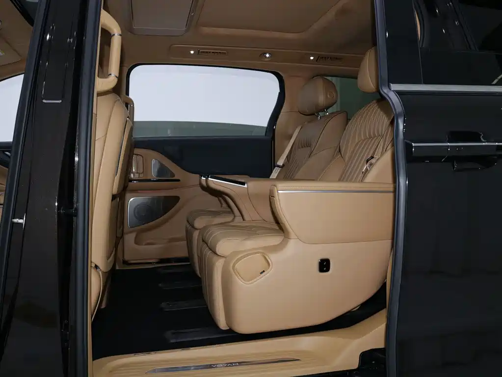 Lantu Automobile Lantu Dreamer 2025 PHEV AWD Flagship Kunpeng Edition 2024 - thumbnail 6