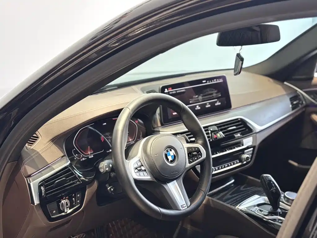 BMW BMW 5 Series 2022 Facelift 3 530Li Premium M Sport Package 2023 - thumbnail 11