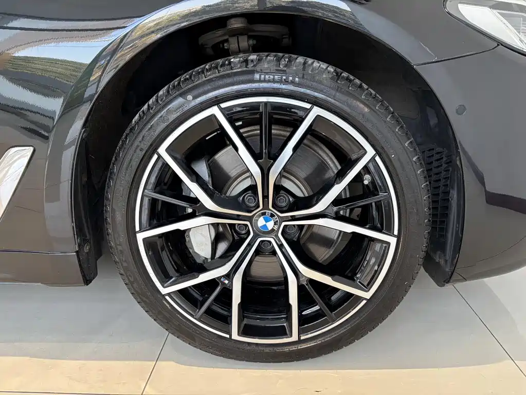 BMW BMW 5 Series 2022 Facelift 3 530Li Premium M Sport Package 2023 - thumbnail 17