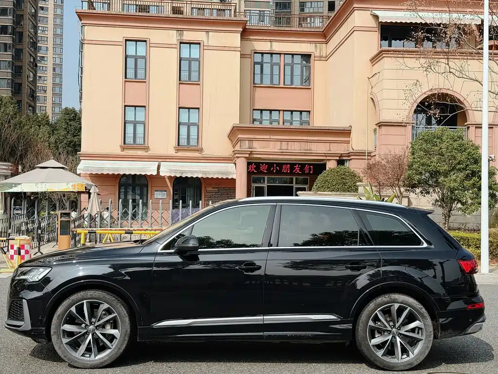 Audi Audi Q7 2020 55 TFSI quattro S line Sport Package 2020 - thumbnail 4