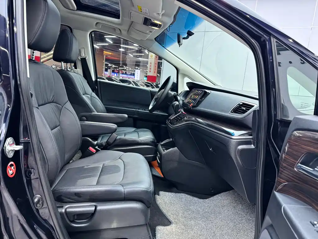 Honda Honda Odyssey 2018 2.4L Luxury Edition 2019 - thumbnail 17