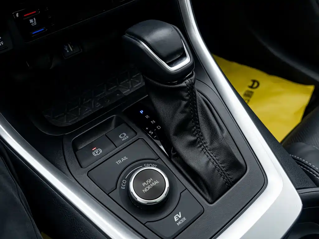 Toyota Venza 2023 Dual Engine 2.5L E-CVT AWD Premium Edition 2023 - thumbnail 13