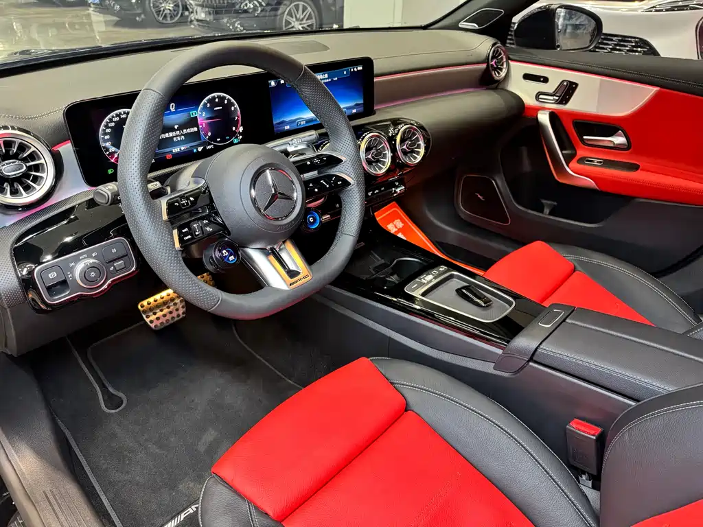 Mercedes-Benz Mercedes-Benz A-Class AMG Import 2025 Model AMG A 35 4MATIC 2025 - thumbnail 8