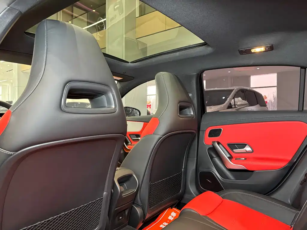 Mercedes-Benz Mercedes-Benz A-Class AMG Import 2025 Model AMG A 35 4MATIC 2025 - thumbnail 10