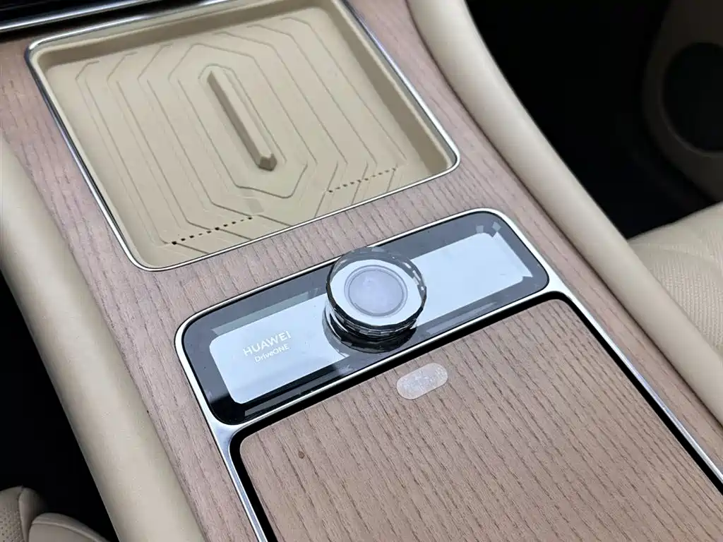 AITO Aito M9 2024 Extended Range Ultra 52kWh 5-seat 2024 - thumbnail 15