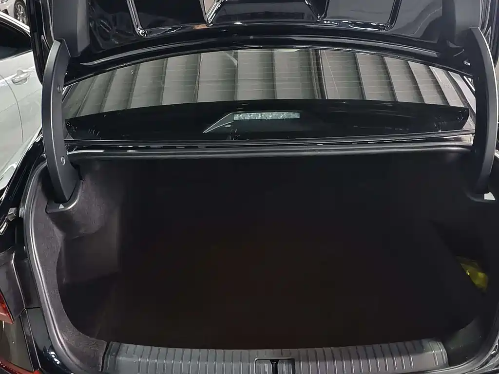 Volkswagen Volkswagen Passat 2024 380TSI Elite Edition 2024 - thumbnail 5