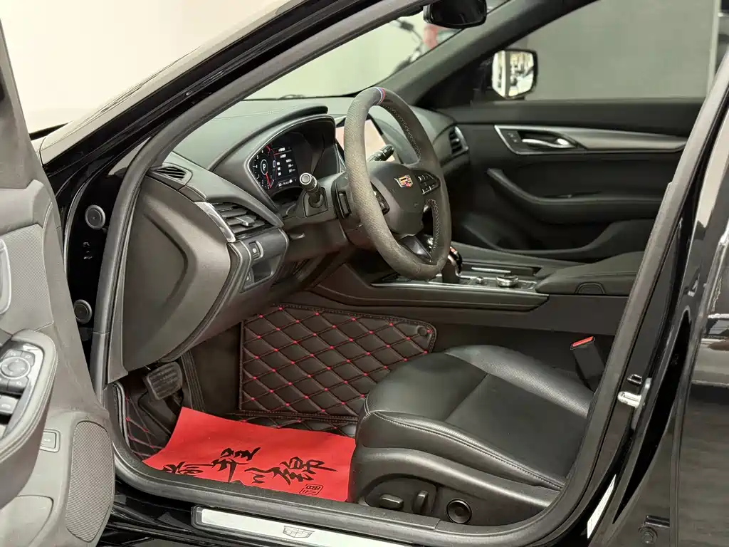 Cadillac Cadillac CT5 2023 28T Luxury (Standard) 2023 - thumbnail 4