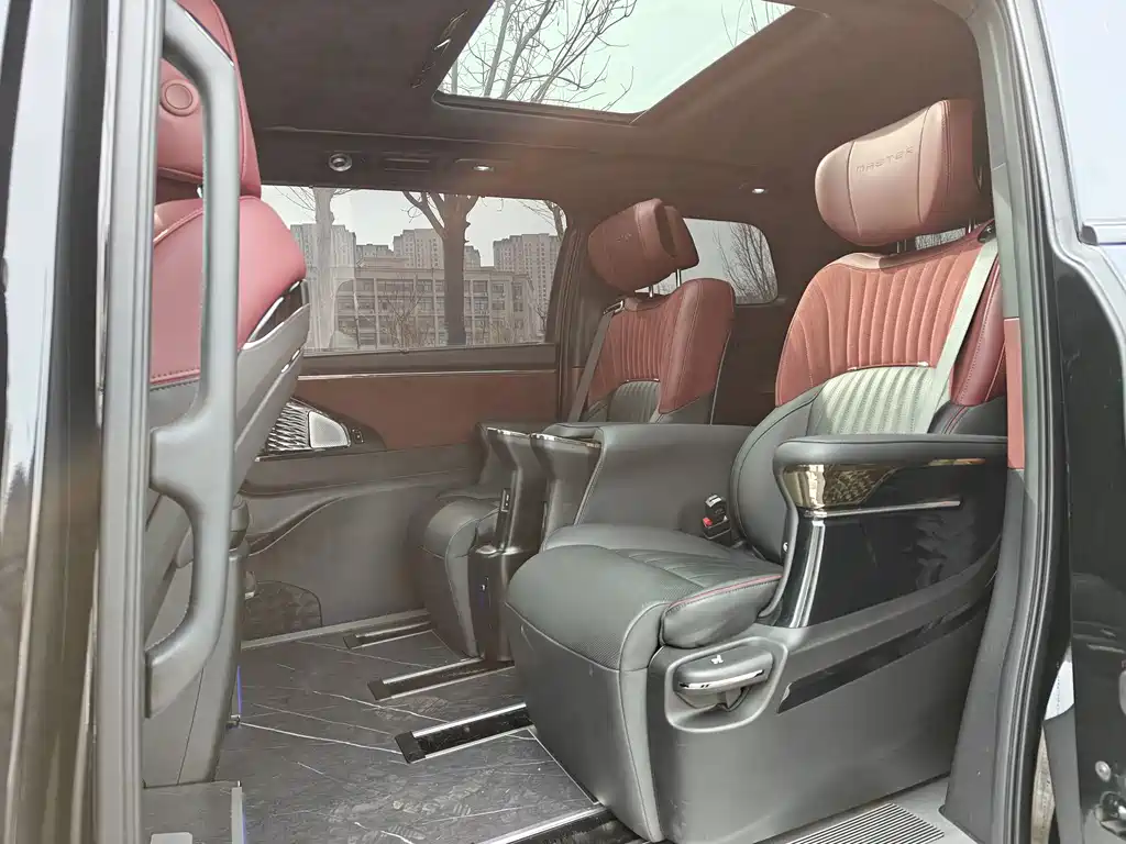 GAC Trumpchi GAC Trumpchi M8 2025 Master Series Hybrid Version 2024 - thumbnail 5