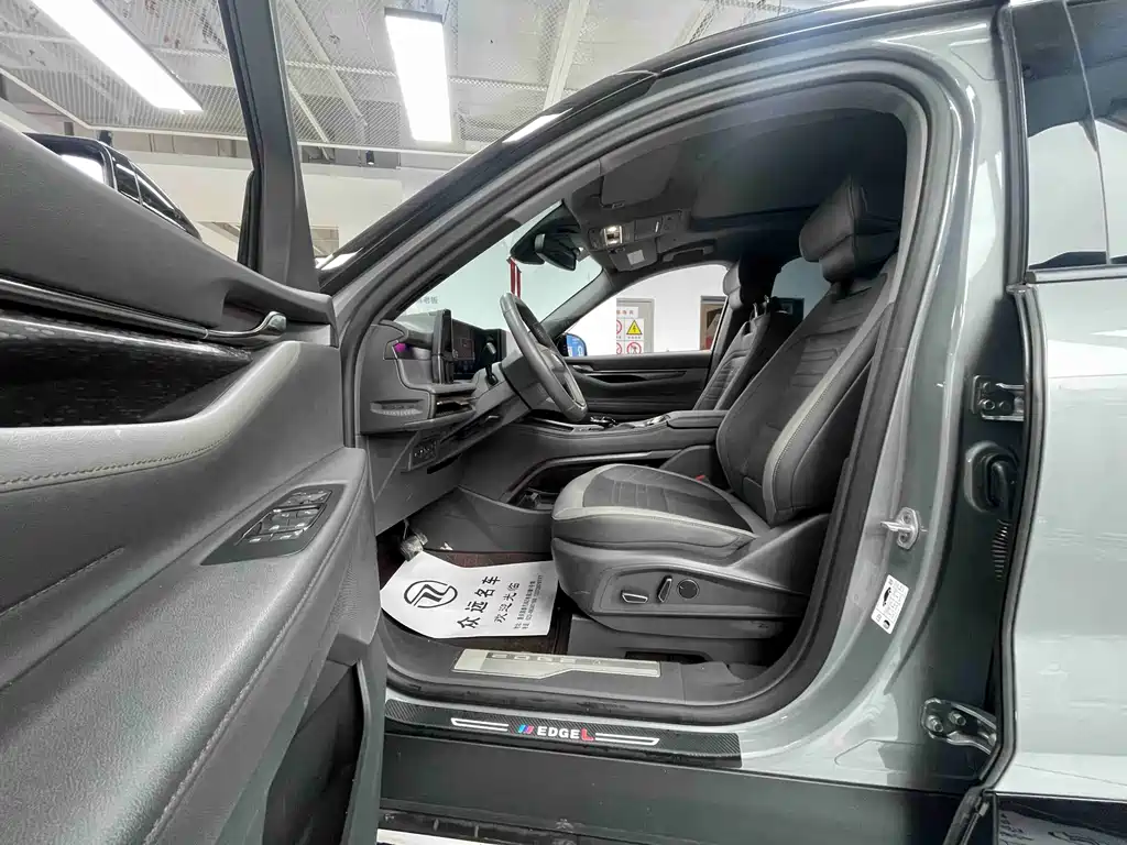 Ford Ford Edge 2023 Model Edge L 2.0T EcoBoost AWD 7-seater Premium Version 2023 - thumbnail 4