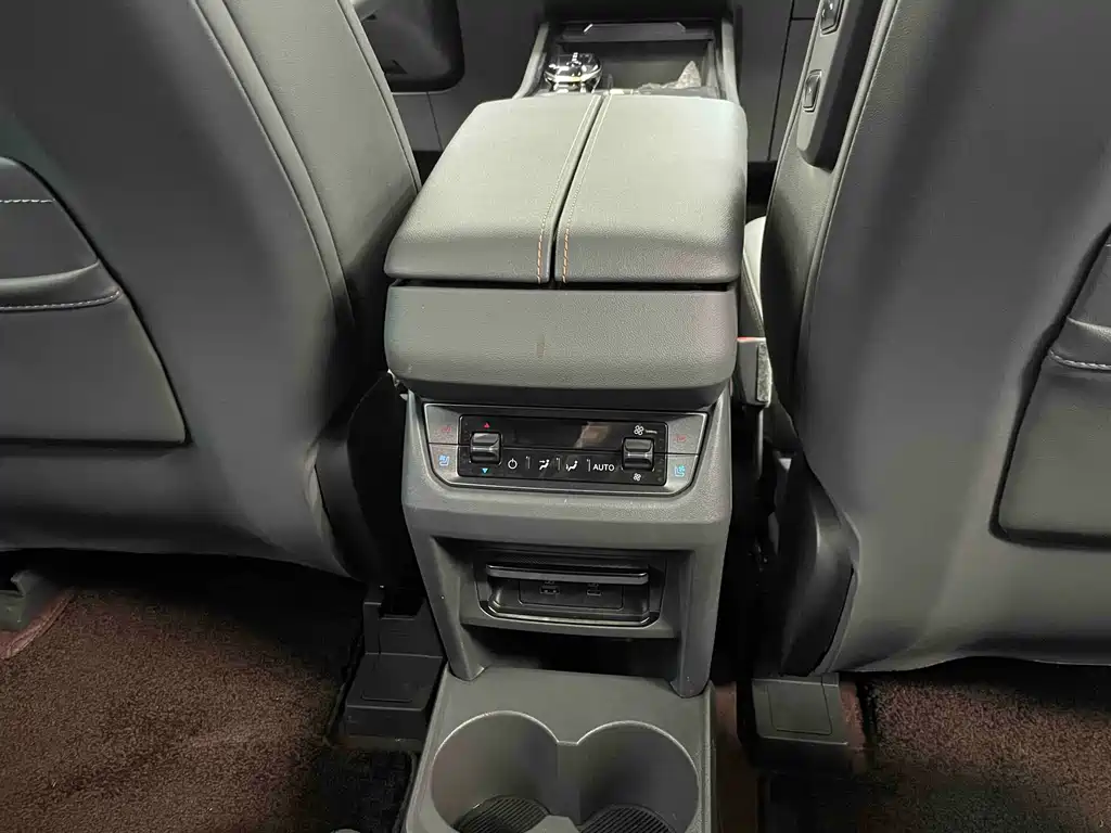 Ford Ford Edge 2023 Model Edge L 2.0T EcoBoost AWD 7-seater Premium Version 2023 - thumbnail 16