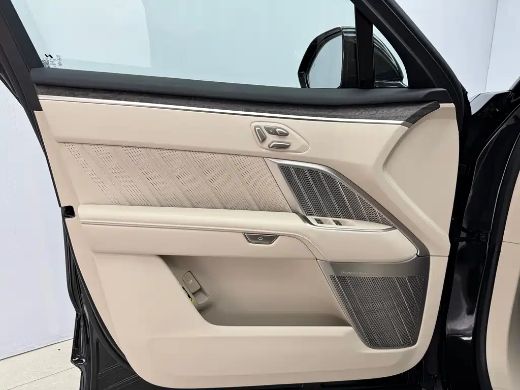 NIO NIO L90 2025 Max 6-seater Edition 2025 - thumbnail 9