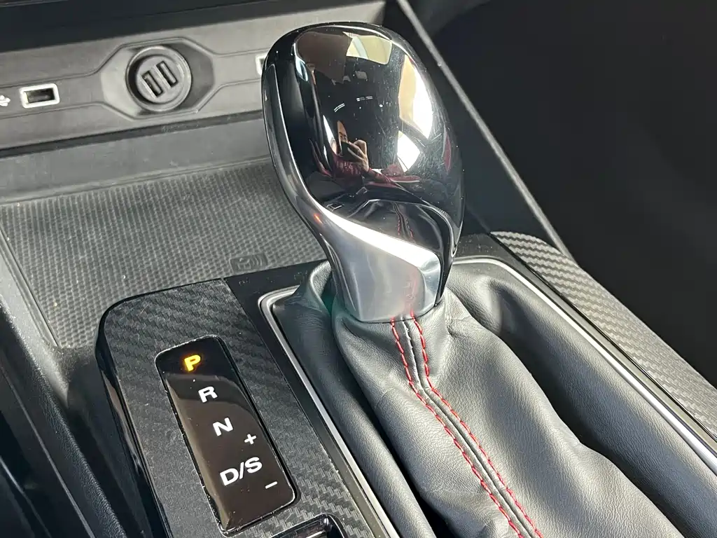 MG MG 5 2022 180DVVT CVT Youth Luxury Edition 2022 - thumbnail 18