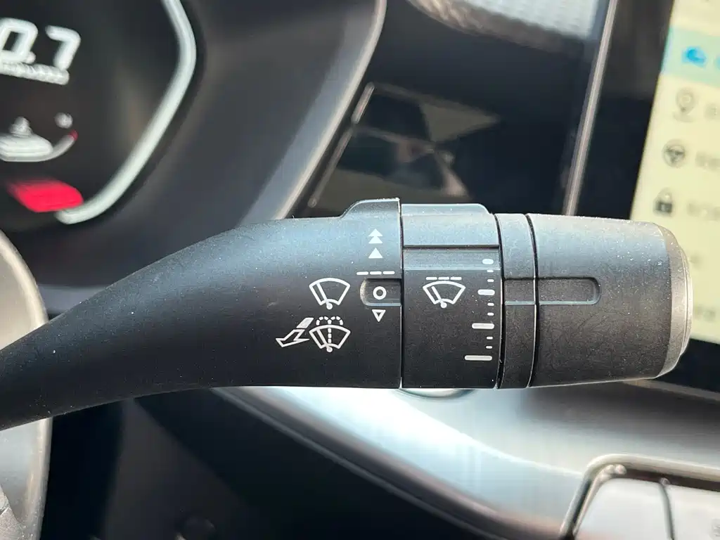 MG MG 5 2022 180DVVT CVT Youth Luxury Edition 2022 - thumbnail 25