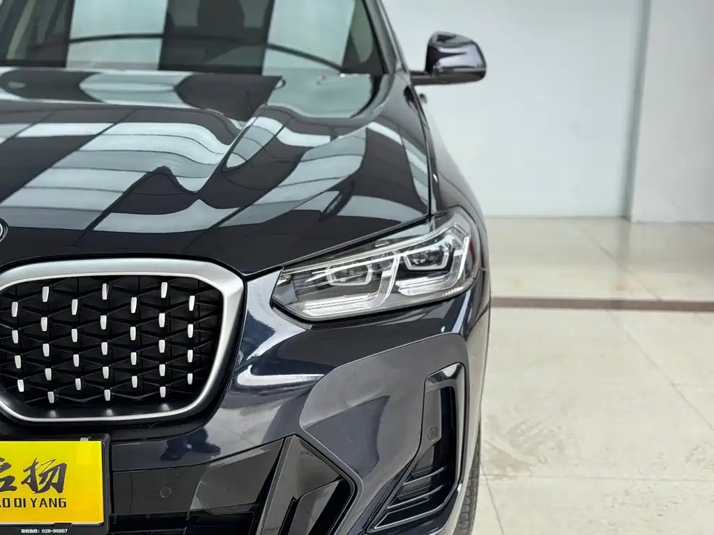 BMW BMW X4 2022 xDrive 25i M Sport Package 2022 - thumbnail 4