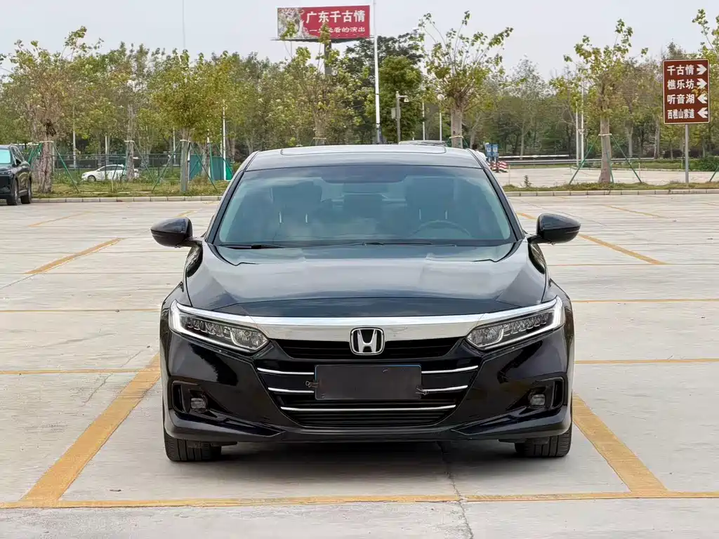 Honda Honda Accord 2022 260TURBO Luxury Edition 2023 - thumbnail 3