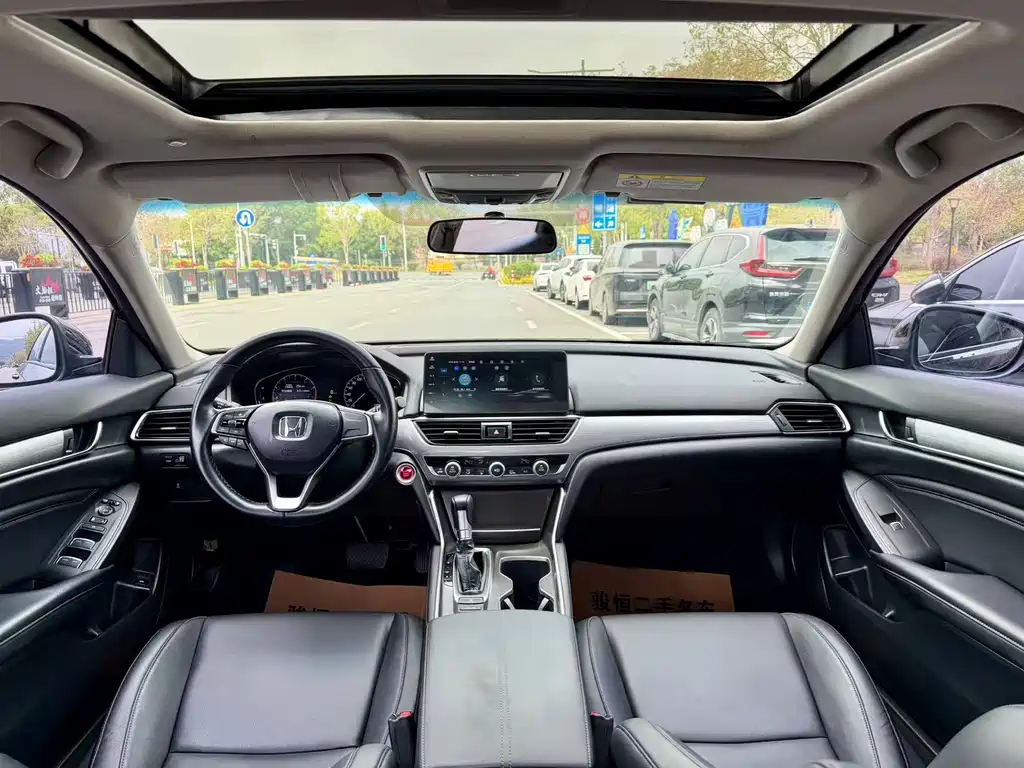 Honda Honda Accord 2022 260TURBO Luxury Edition 2023 - thumbnail 9
