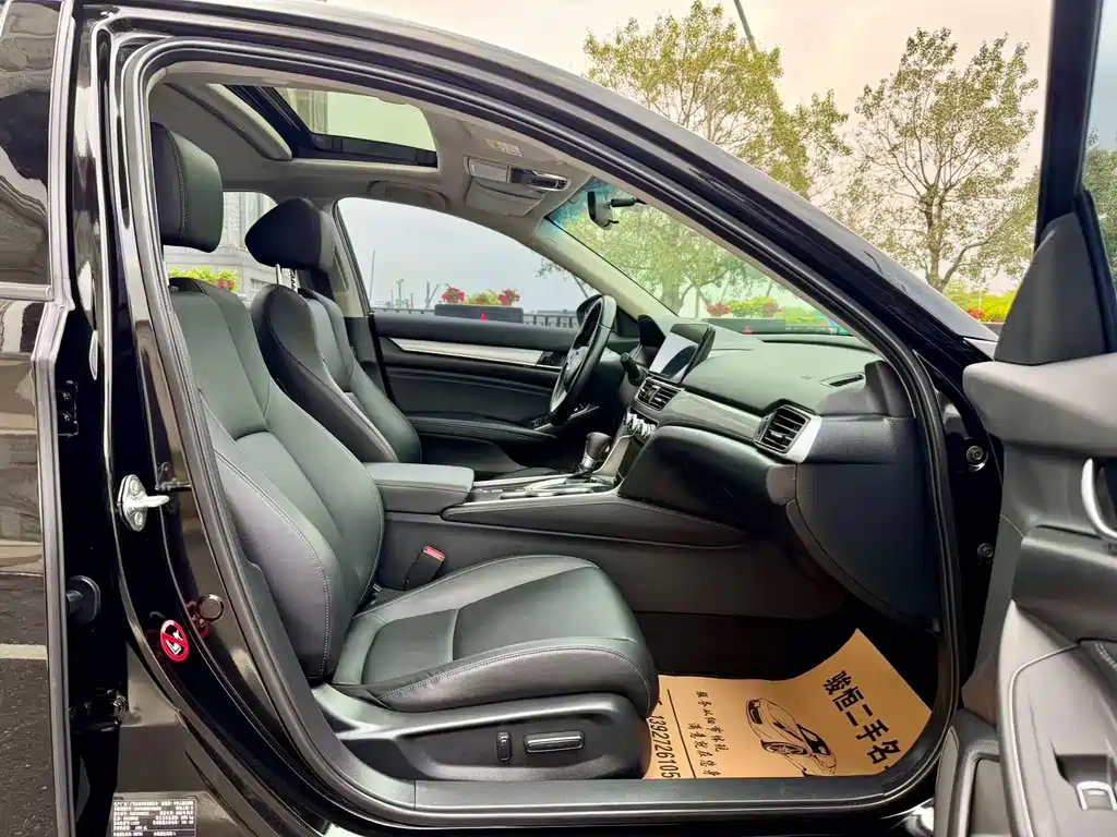 Honda Honda Accord 2022 260TURBO Luxury Edition 2023 - thumbnail 12