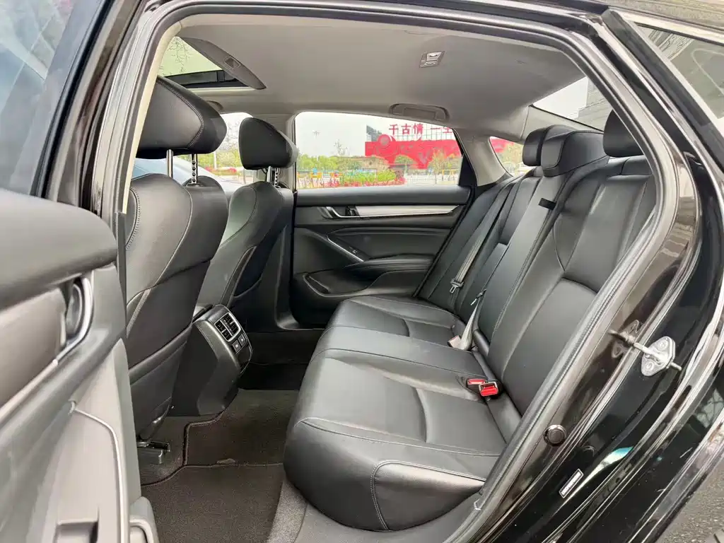 Honda Honda Accord 2022 260TURBO Luxury Edition 2023 - thumbnail 13