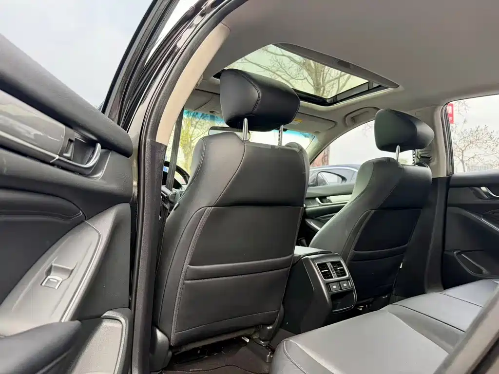 Honda Honda Accord 2022 260TURBO Luxury Edition 2023 - thumbnail 14