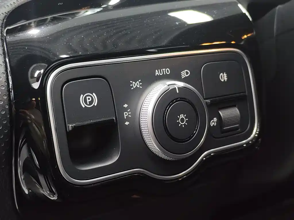 Mercedes-Benz Mercedes-Benz A-Class 2024 Facelift A 200 L Fashion Edition 2025 - thumbnail 9