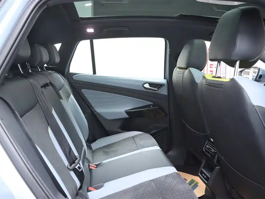 Volkswagen ID.4 X 2022 Intelligent Enjoyment Long Range Version 2023 - thumbnail 15