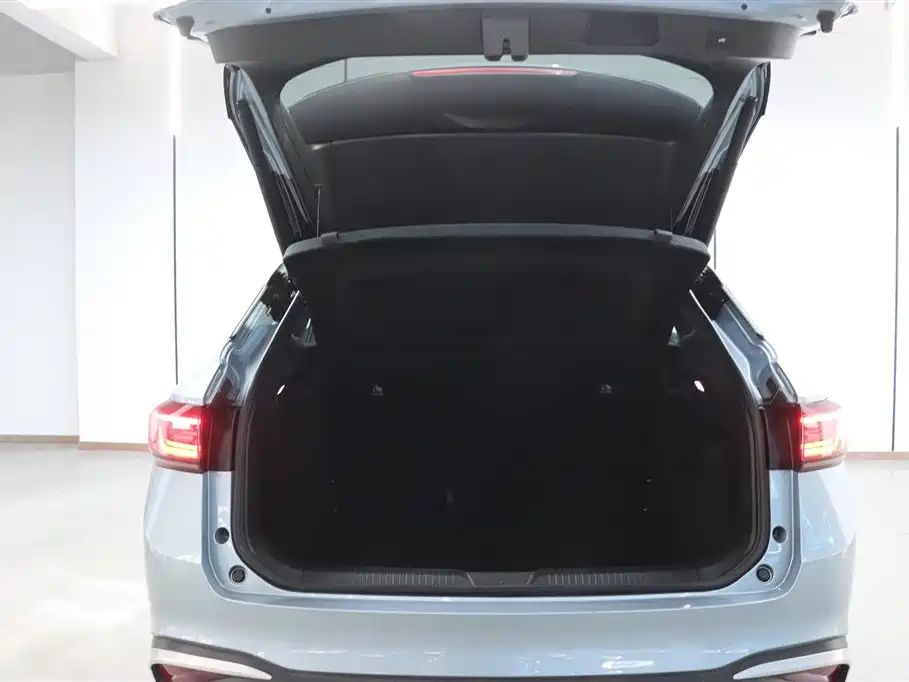 Volkswagen ID.4 X 2022 Intelligent Enjoyment Long Range Version 2023 - thumbnail 28