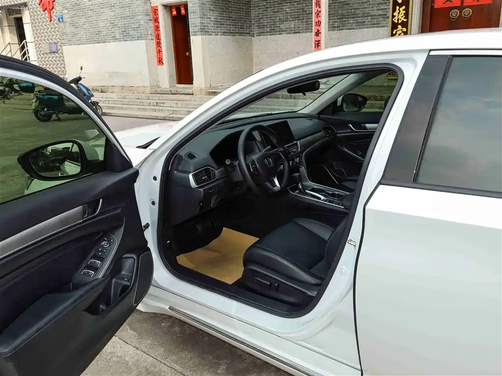 Honda Honda Accord 2022 260TURBO Luxury Edition 2023 - thumbnail 4