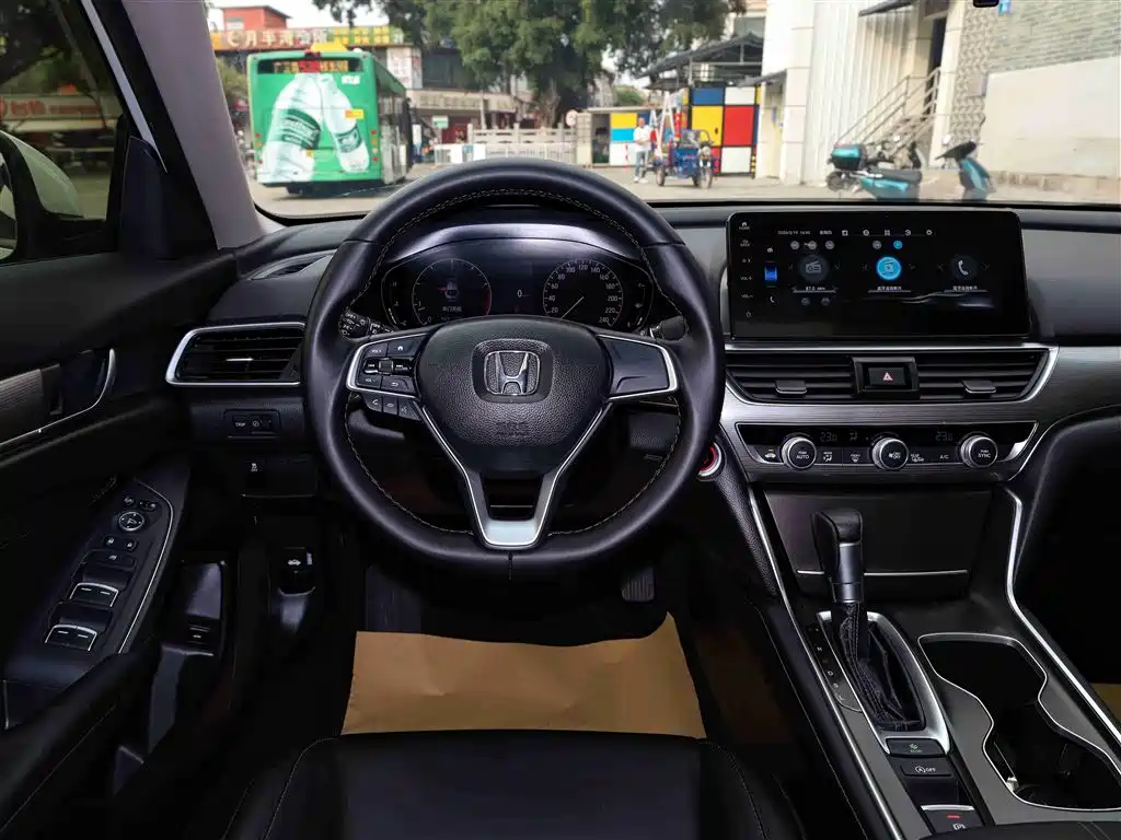 Honda Honda Accord 2022 260TURBO Luxury Edition 2023 - thumbnail 11