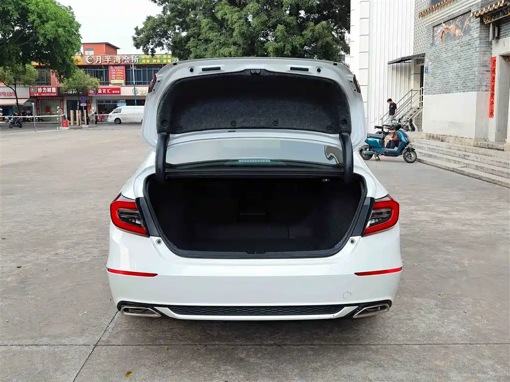 Honda Honda Accord 2022 260TURBO Luxury Edition 2023 - thumbnail 15