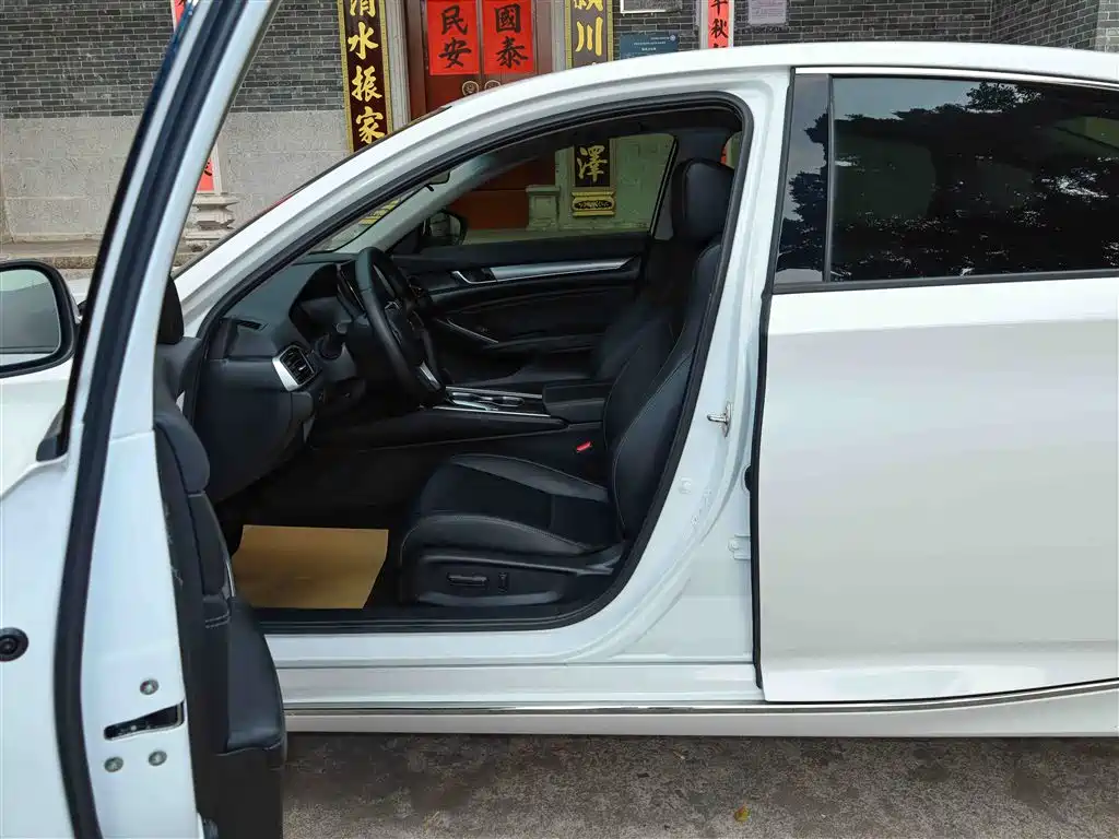 Honda Honda Accord 2022 260TURBO Luxury Edition 2023 - thumbnail 16