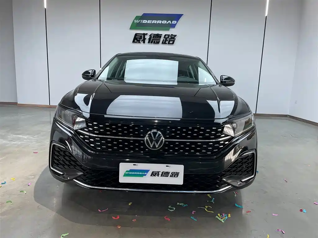 Volkswagen Volkswagen Passat 2023 330TSI Elite Starry Sky Edition 2023 - thumbnail 2