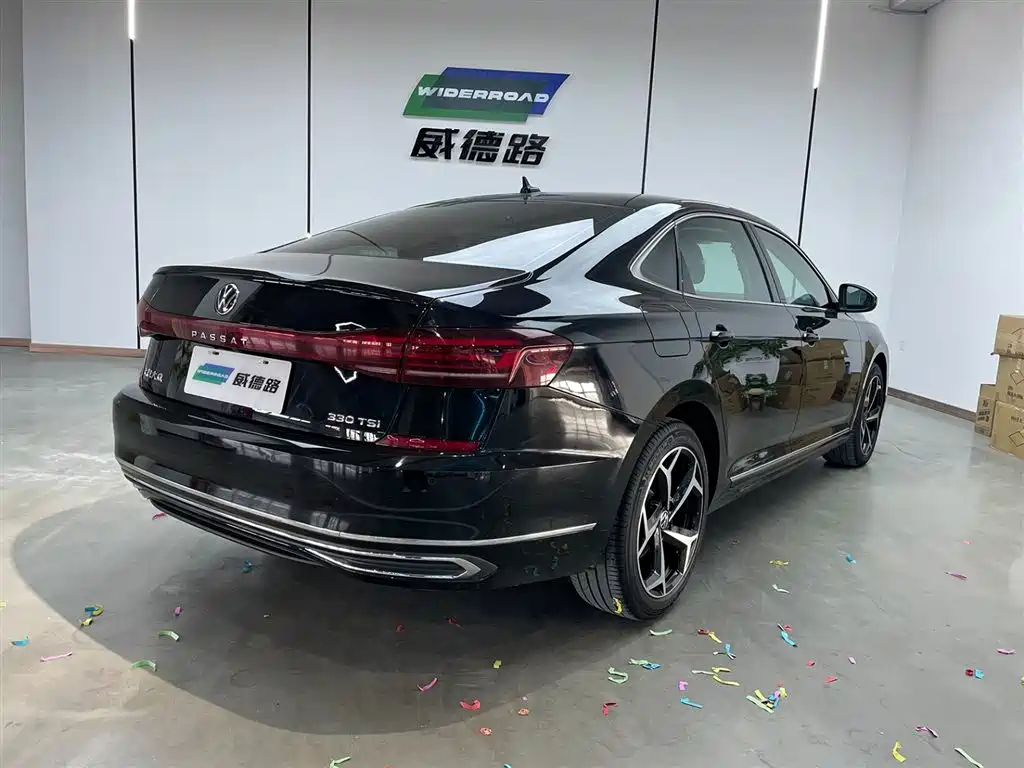 Volkswagen Volkswagen Passat 2023 330TSI Elite Starry Sky Edition 2023 - thumbnail 4