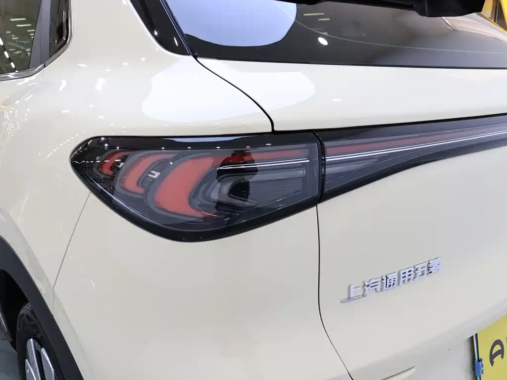 Wuling Motors Bingguo S 2025 325km Premium Edition 2025 - thumbnail 5