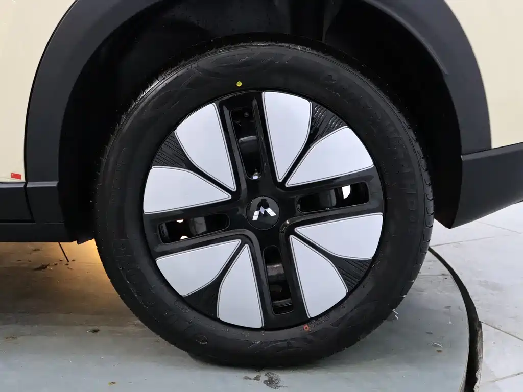 Wuling Motors Bingguo S 2025 325km Premium Edition 2025 - thumbnail 6