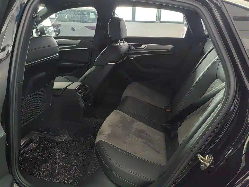 Audi Audi A6L 2023 40 TFSI Luxury Dynamic Model 2023 - thumbnail 9