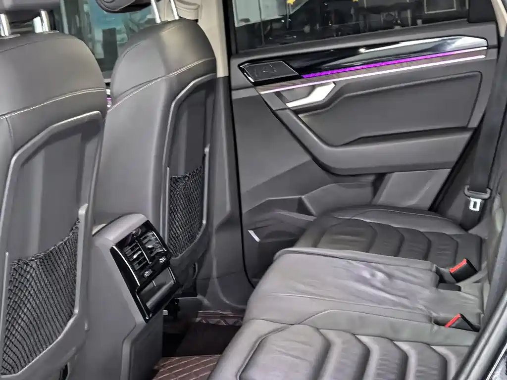 Volkswagen Volkswagen Touareg 2021 2.0TSI R-Line 2021 - thumbnail 4