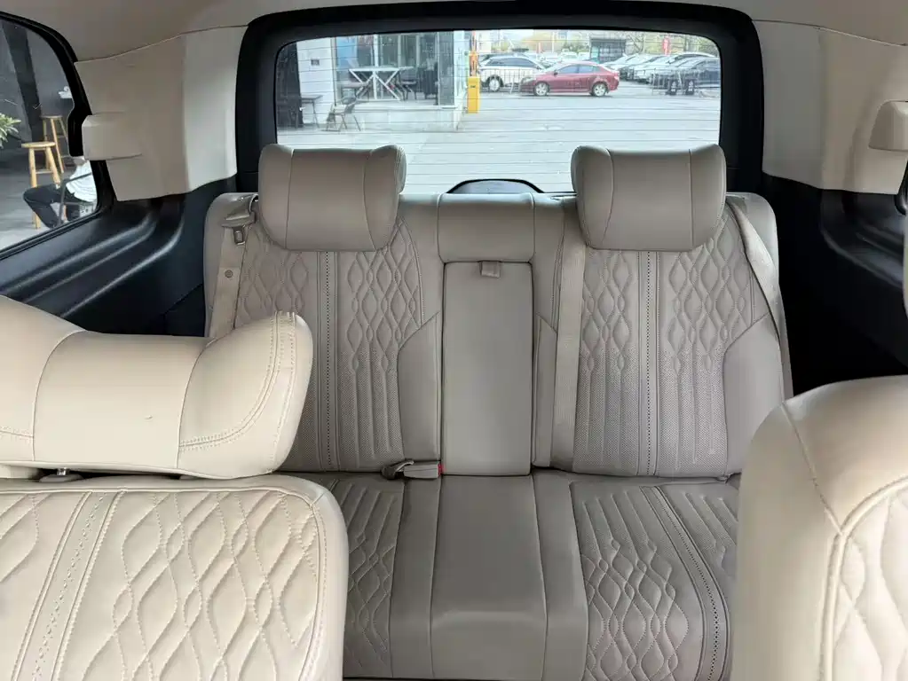 Mercedes-Benz Vito 2021 2.0T Business Edition 7-seater 2021 - thumbnail 8