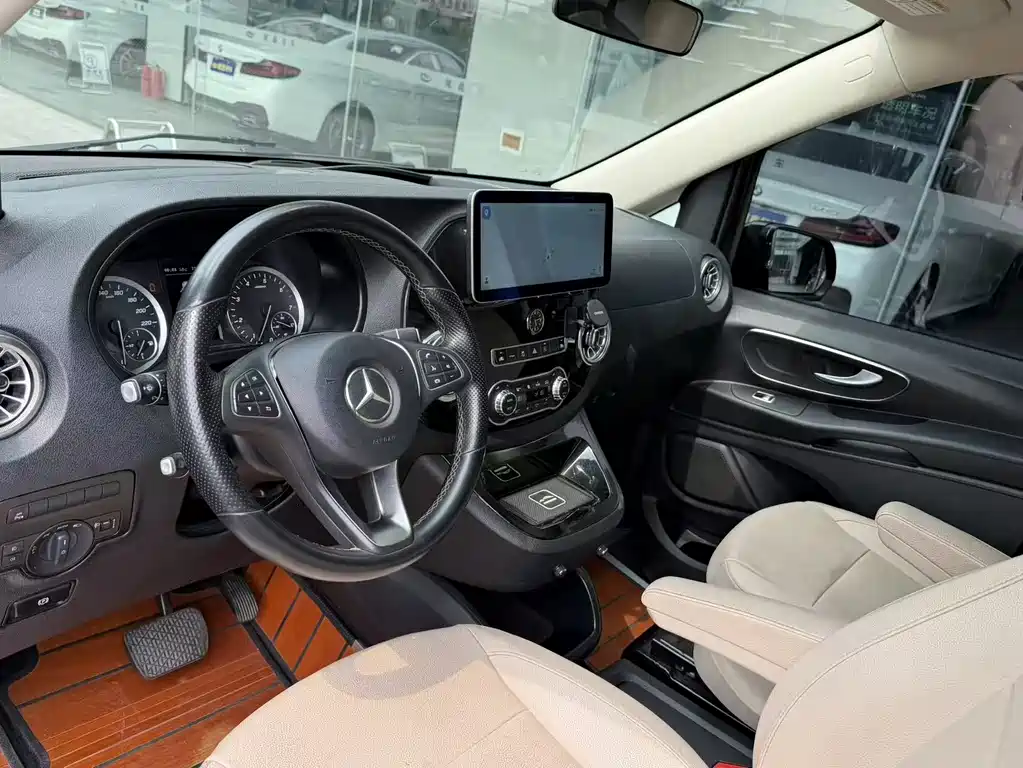 Mercedes-Benz Vito 2021 2.0T Business Edition 7-seater 2021 - thumbnail 10