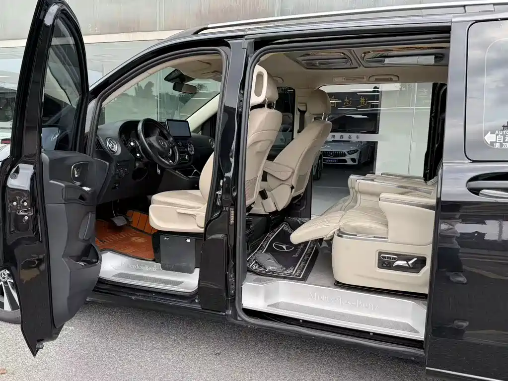 Mercedes-Benz Vito 2021 2.0T Business Edition 7-seater 2021 - thumbnail 11