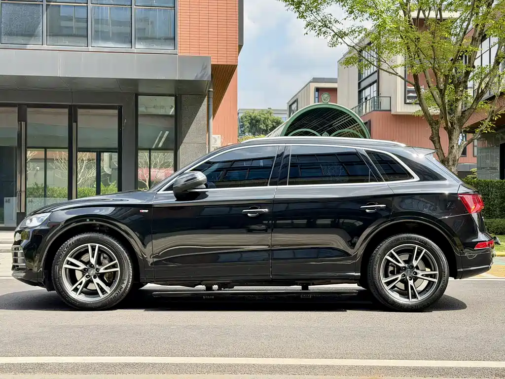 Audi Audi Q5L 2020 45 TFSI Premium Fashion Model 2020 - thumbnail 3